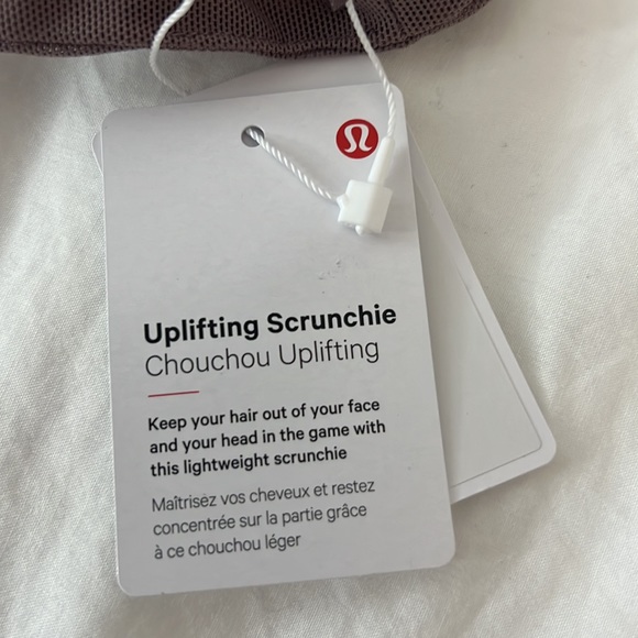 Lululemon Uplifting Scrunchie Mesh NWT O/S Color MYMC Misty Mocha - Picture 4 of 6